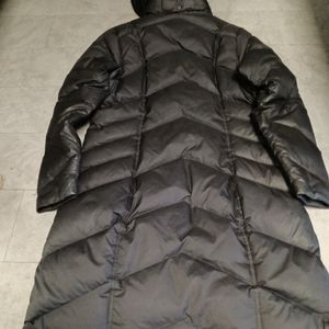 A trench Patagonia bubble jacket